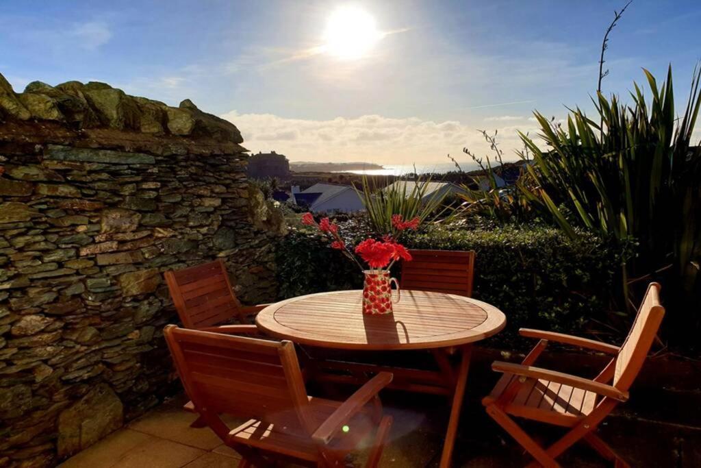 24 Cliff Apartment-3 Bed-ground Floor-sea Views Holiday home *