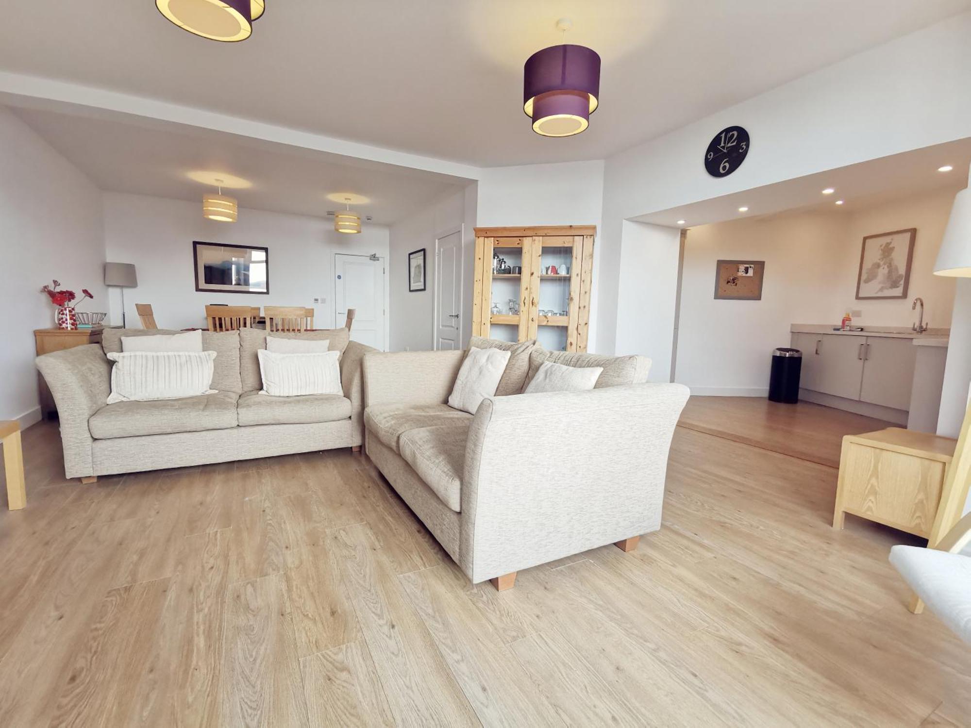 24 Cliff Apartment-3 Bed-ground Floor-sea Views Trearddur