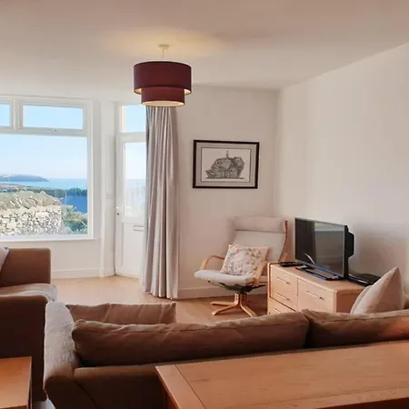 24 Cliff Apartment-3 Bed-Ground Floor-Sea Views Trearddur Exterior photo