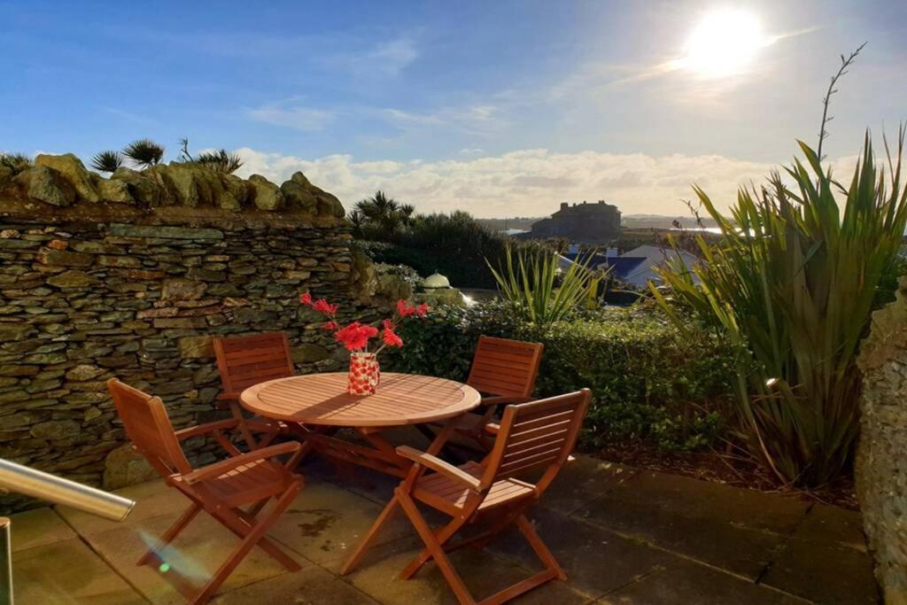 24 Cliff Apartment-3 Bed-ground Floor-sea Views Ferienhaus *