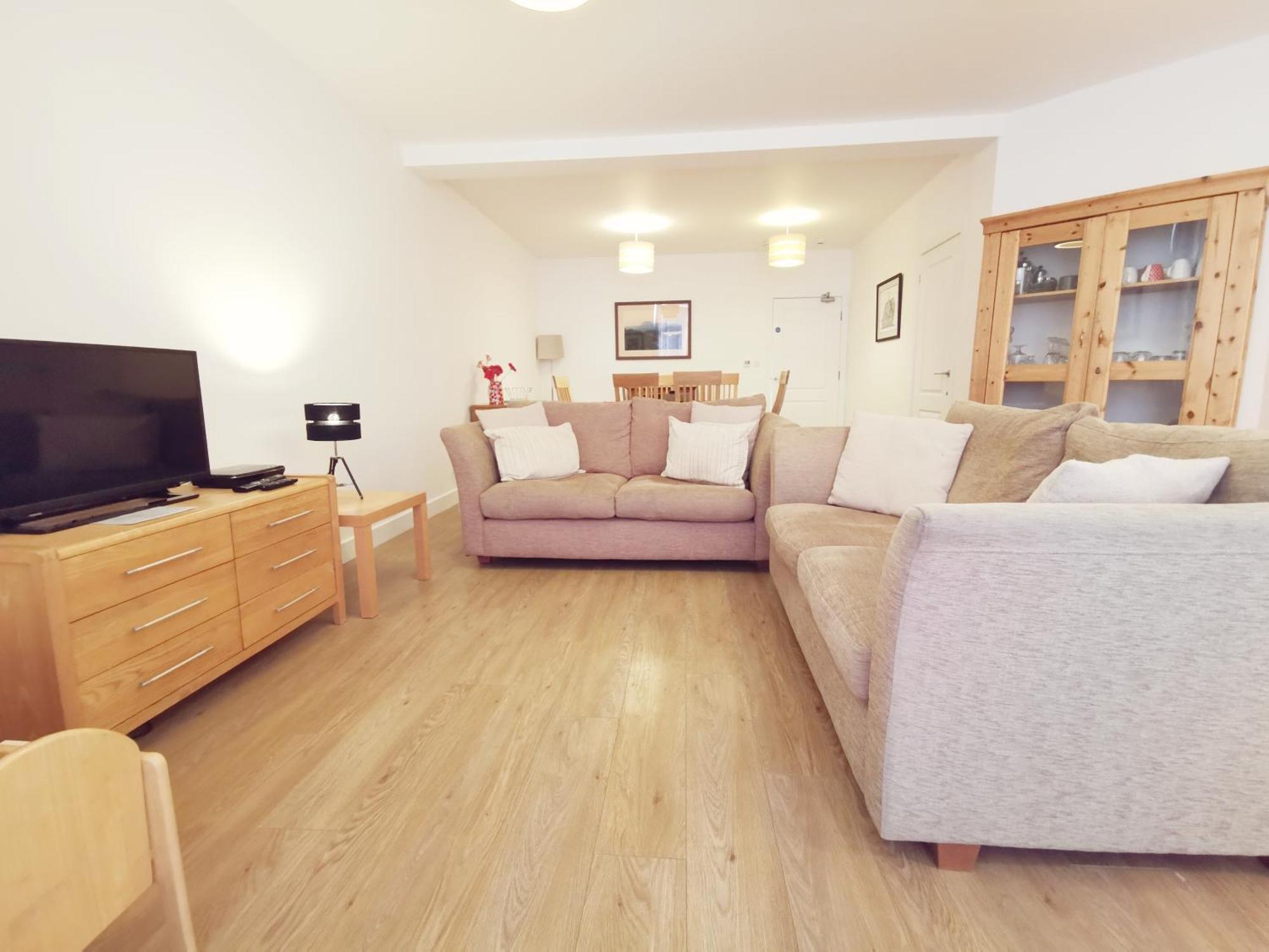 24 Cliff Apartment-3 Bed-ground Floor-sea Views *