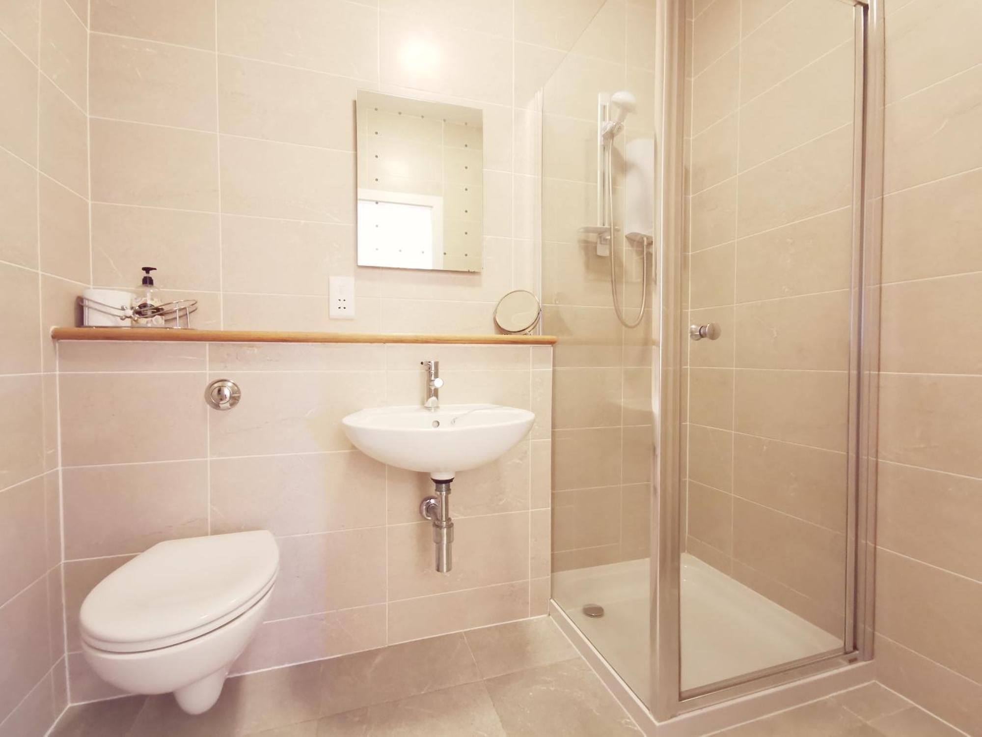 24 Cliff Apartment-3 Bed-ground Floor-sea Views * Trearddur