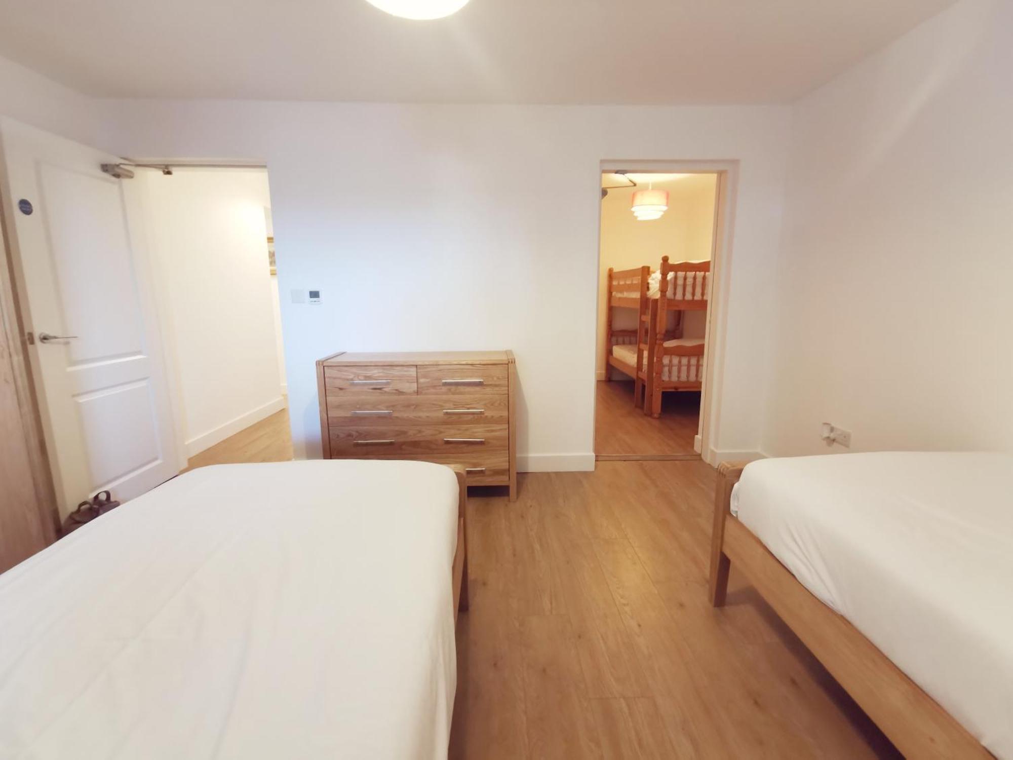 24 Cliff Apartment-3 Bed-ground Floor-sea Views Ferienhaus *